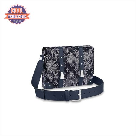 trunk messenger monogram canvas m57282